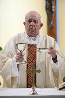 11-Misa celebrada por el papa Francisco de forma privada en la capilla de la Casa Santa Marta: <i>Actitudes que impiden conocer a Cristo</i>