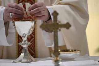 10-Misa celebrada por el papa Francisco de forma privada en la capilla de la Casa Santa Marta: <i>Actitudes que impiden conocer a Cristo</i>