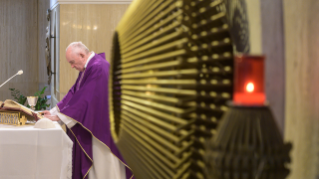 4-Holy Mass presided over by Pope Francis at the <i>Casa Santa Marta</i> in the Vatican: “The grace of shame”