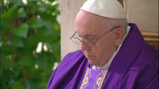 3-Santa Missa celebrada na capela da Casa Santa Marta: "Pecadores, mas em diálogo com Deus"