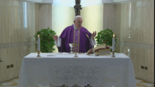 7-Misa celebrada por el papa Francisco de forma privada en la capilla de la Casa Santa Marta: <i>&#xab;Con el &#x201c;coraz&#xf3;n desnudo&#x201d;&#xbb;</i>