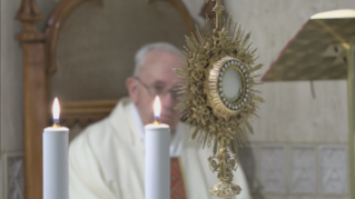 4-Messe quotidienne dans la chapelle de la résidence Sainte-Marthe: « Naître de l'Esprit »