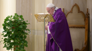 14-Celebrazione della Santa Messa nella Cappella della <i>Domus Sanctae Marthae</i>: Con il “cuore nudo”