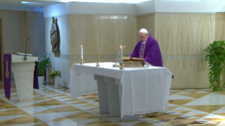 2-Holy Mass presided over by Pope Francis at the <i>Casa Santa Marta</i> in the Vatican: "Let us not forget the gratuitousness of revelation"