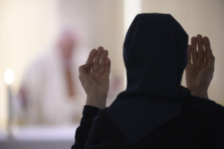 9-Holy Mass presided over by Pope Francis at the Casa Santa Marta in the Vatican: “Praying is going with Jesus to the Father who will give us everything”