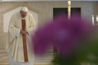 0-Messe quotidienne dans la chapelle de la résidence Sainte-Marthe : « L&#39;Esprit nous enseigne chaque chose, il nous introduit dans le mystère, il nous fait rappeler et discerner »