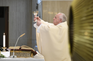 8-Santa Missa celebrada na capela da Casa Santa Marta: “O Espírito ensina-nos tudo, introduz-nos no mistério,  faz-nos recordar e discernir”