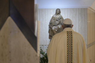 17-Santa Missa celebrada na capela da Casa Santa Marta: “Como dá a paz o mundo e como dá a paz o Senhor?”
