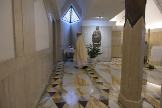 16-Santa Missa celebrada na capela da Casa Santa Marta: “Como dá a paz o mundo e como dá a paz o Senhor?”