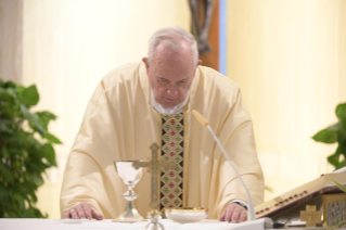 11-Santa Missa celebrada na capela da Casa Santa Marta: “Como dá a paz o mundo e como dá a paz o Senhor?”