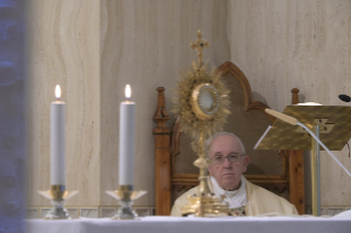 12-Santa Missa celebrada na capela da Casa Santa Marta: “Como dá a paz o mundo e como dá a paz o Senhor?”