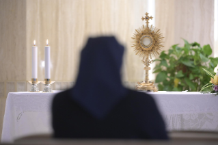 13-Santa Missa celebrada na capela da Casa Santa Marta: “Como dá a paz o mundo e como dá a paz o Senhor?”