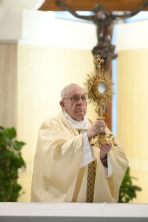 10-Messe quotidienne dans la chapelle de la résidence Sainte-Marthe : « Le <i>demeurer réciproque</i> entre la vigne et les serments »