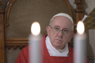 2-Messe quotidienne dans la chapelle de la résidence Sainte-Marthe : « Un jour de fraternité, un jour de pénitence et de prière »