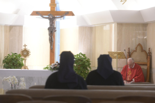 9-Messe quotidienne dans la chapelle de la résidence Sainte-Marthe : « Un jour de fraternité, un jour de pénitence et de prière »