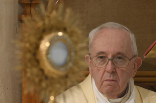 13-Misa celebrada por el papa Francisco de forma privada en la capilla de la Casa Santa Marta: <i>El Espíritu Santo nos recuerda el acceso al Padre</i>