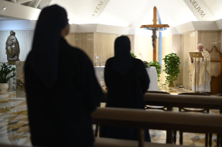 1-Messe quotidienne dans la chapelle de la résidence Sainte-Marthe : « Le christianisme est appartenance à un peuple »