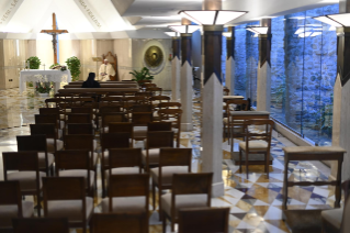 2-Messe quotidienne dans la chapelle de la résidence Sainte-Marthe : « Le christianisme est appartenance à un peuple »