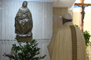 11-Messe quotidienne dans la chapelle de la résidence Sainte-Marthe : « Le christianisme est appartenance à un peuple »
