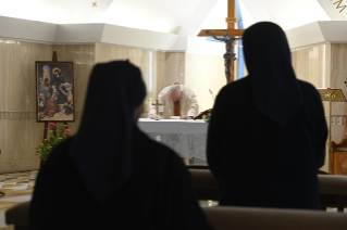 7-Celebrazione della Santa Messa nella Cappella della <i>Domus Sanctae Marthae</i>: "Lo Spirito Santo fa l’armonia della Chiesa, il cattivo spirito distrugge"