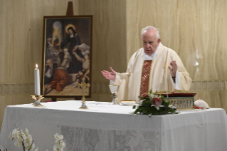 4-Santa Missa celebrada na capela da Casa Santa Marta: “O Espírito Santo faz a harmonia da Igreja, o espírito maligno destrói”