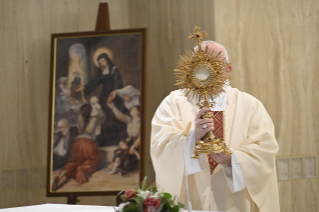 10-Santa Missa celebrada na capela da Casa Santa Marta: “O Espírito Santo faz a harmonia da Igreja, o espírito maligno destrói”