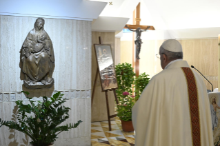 11-Santa Missa celebrada na capela da Casa Santa Marta: “O Espírito Santo faz a harmonia da Igreja, o espírito maligno destrói”