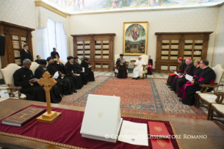 3-&#xc0; Sa Saintet&#xe9; Abuna Matthias I, Patriarche de l'&#xc9;glise orthodoxe Tewahedo d'&#xc9;thiopie