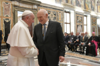 6-A los participantes en la plenaria de la Pontificia Academia de las Ciencias Sociales