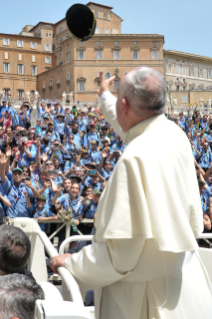 30-À l'Association des guides et scouts catholiques italiens [AGESCI]