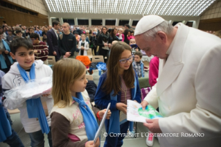 4-Audience aux donateurs de la cr&#xe8;che et de l'arbre de No&#xeb;l de la Place Saint-Pierre 