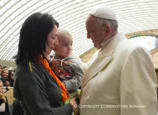 8-Audience to the donors of the Crib and the Christmas Tree in St. Peter's Square 