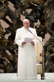 14-Udienza ai donatori del Presepio e dell'Albero di Natale in Piazza San Pietro