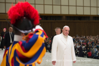 25-Audience to the donors of the Crib and the Christmas Tree in St. Peter's Square 