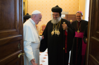 2-&#xc0; Sua Santidade Mor Ignatius Aphrem II, Patriarca S&#xed;rio-Ortodoxo de Antioquia e de todo o Oriente e Comitiva