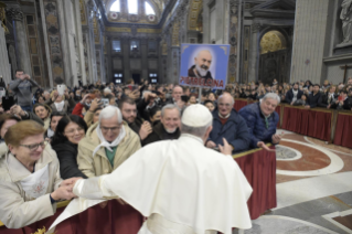 5-Saludo a los peregrinos de la archidiócesis de Benevento