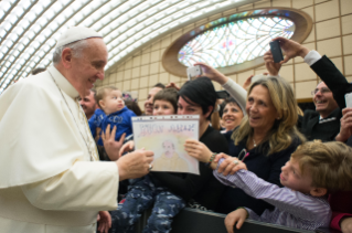 4-A los empleados de la Santa Sede y del Estado de la Ciudad del Vaticano para el intercambio de las felicitaciones navide&#xf1;as