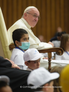 16-À comunidade do Hospital pediátrico "Bambino Gesù" de Roma 