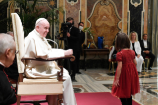 0-Gruß des Heiligen Vaters an die Kinder des Autismuszentrums Sonnenschein St. Pölten (Österreich)