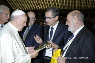 8-Udienza ai partecipanti all'Incontro promosso dal "Banco Alimentare" 