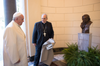 1-Sesión plenaria de la Academia Pontificia de las Ciencias; inauguración de un busto en honor de Benedicto XVI (27 de octubre de 2014)