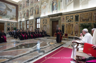 2-Udienza ai partecipanti al IV Corso di formazione dei Cappellani Militari al Diritto Internazionale umanitario