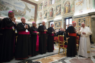 8-Udienza ai partecipanti al IV Corso di formazione dei Cappellani Militari al Diritto Internazionale umanitario