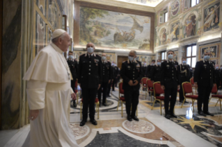 8-Aux carabiniers italiens de la Compagnie de Rome-Saint-Pierre 