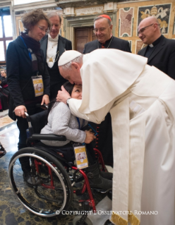 4-Rencontre avec les participants &#xe0; la rencontre organis&#xe9;e par la Commission Charit&#xe9; et Sant&#xe9; de la Conf&#xe9;rence &#xe9;piscopale italienne 