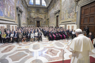 8-Aos membros da Fundação "Centesimus Annus - Pro Pontifice" 