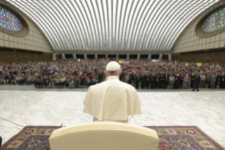 1-Aux participants &#xe0; la rencontre promue par le Catholic Charismatic Renewal International Service (CHARIS) 