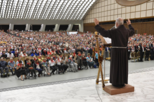 14-Aux participants &#xe0; la rencontre promue par le Catholic Charismatic Renewal International Service (CHARIS) 