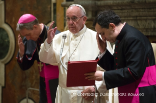 10-A los participantes en un Congreso internacional sobre la Encíclica <i>Deus Caritas Est</i> de Benedicto XVI