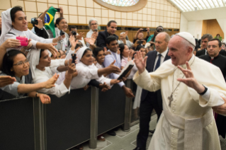 2-Audi&#xea;ncia aos jovens consagrados